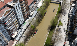 Eskişehir’de Porsuk Çayı kahverengiye döndü