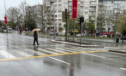 Eskişehir’de sağanak etkisi: Cadde ve sokaklar boş kaldı