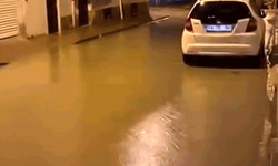 Eskişehir’de sağanak sonrası sokaklar göle döndü