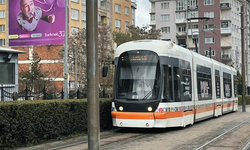 Eskişehir’de tramvaylar Eskişehirspor bayraklarıyla donatıldı