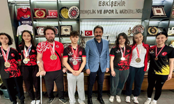 Eskişehirli sporculardan bilek güreşinde Türkiye dereceleri