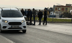Gaziantep'te ani manevra yapan motosikletliye otomobil çarptı