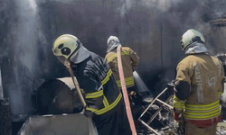 Hatay'da iş yeri alevlere teslim oldu