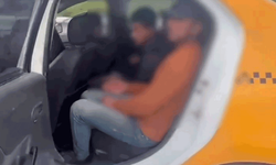 Hatay'da ticari taksiyle göçmen kaçıran 2 sürücüye 334 bin 500 TL ceza