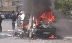İstanbul'da minibüs alev alev yandı