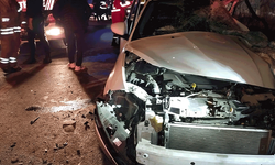 İstanbul'da servis minibüsü ile otomobil çarpıştı: 1’i ağır 12 yaralı