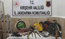 Kırşehir’de kaçak kazı yapan 5 şüpheli suçüstü yakalandı