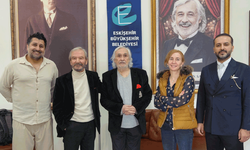 Müjdat Gezen Eskişehir’de adının verildiği sahneyi ziyaret etti