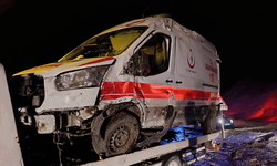 Muş’ta ambulans devrildi: 5 yaralı
