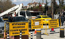 Odunpazarı’nda yol kapatıldı, sürücüler hazırlıksız yakalandı