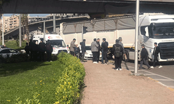 Şanlıurfa'da otomobil kaldırımdaki öğrencilere çarptı: 2 yaralı