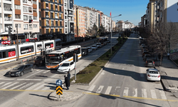 Sürücüler dikkat: Cumhuriyet Bulvarı bu Pazar trafiğe kapatılıyor