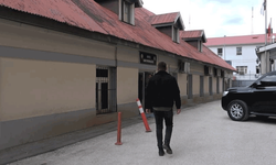 Tunceli'de polis dakikalarla yarıştı, vatandaşın yüz binlerce lirası kurtarıldı