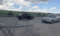 Afyon'da istasyona girmek isteyen otomobile arkadan çarptılar: 1 yaralı