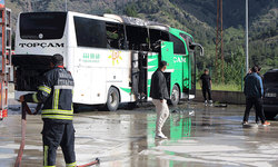 Amasya'da otobüs terminalinde park halindeki yolcu otobüsü yandı