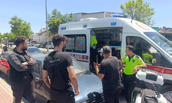 Antalya'da kazaya neden olan sürücü, kendisini durdurmak isteyenlere biber gazı sıktı