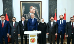 Bakan  Ersoy Eskişehir Valiliği’ni ziyaret etti