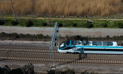 Bakan Uraloğlu: "Milli Elektrikli Hızlı Tren'imiz saatte 240 kilometre hıza ulaştı