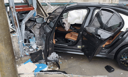 Burdur'da otomobil yoldan çıktı: 2 yaralı