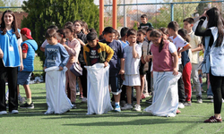 Çifteler’de yüzlerce çocuk şenlikte bir araya geldi
