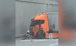 Eskişehir çevre yolunda tır ile otomobil çarpıştı: Trafik durdu