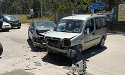 Eskişehir’de iki aracın çarpıştığı kazada 5 kişi yaralandı