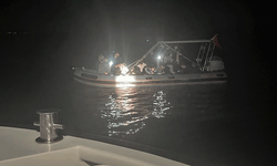Karaburun açıklarında 17 göçmen kurtarıldı