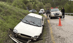 Kastamonu'da kontrolden çıkan otomobil şarampole çarptı: 3 yaralı