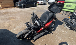 Kocaeli'de motosiklet pikaba çarptı: 2 ağır yaralı