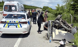 Kütahya’da otomobil duvara çarpıp takla attı: 4 yaralı