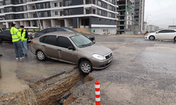Malatya'da yol kenarındaki çukur kazalara neden oldu