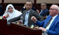 Mecliste gergin anlar: “Sen de mangal yapıp alkol al”