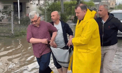 Osmaniye’de selde mahsur kalan kadın kurtarıldı