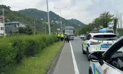 Trabzon'da karşı şeride savrulan otobüs faciayı kıl payı atlattı