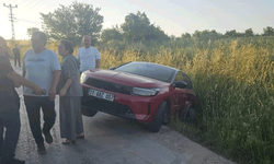 Bilecik’te 2 otomobil çarpıştı: 3 yaralı
