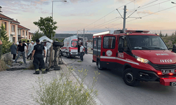 Eskişehir’de feci kaza: Hurdaya dönen otomobilden yaralı kurtuldu