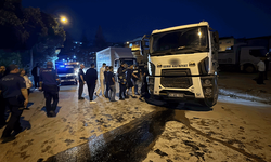 Eskişehir’de freni patlayan kamyon yüzlerce kişinin olduğu parka 2 metre kala durdu