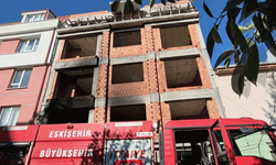 Eskişehir’de inşaatta çıkan yangın itfaiyenin müdahalesiyle söndürüldü