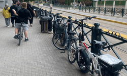 Eskişehir’de korkuluklar bisiklet otoparkına döndü!