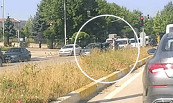 Eskişehir’de yaşlı kadına yol veren otomobile arkadan gelen araç çarptı