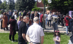 Eskişehir'de YKS heyecanı okul önlerine taştı