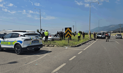 Gaziantep'te 2 otomobil kavşakta çarpıştı: 1 yaralı