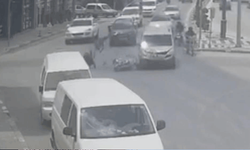 Karaman'da 2 kişinin ölümden döndüğü kaza kamerada