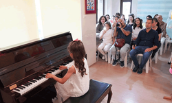 Tepebaşı’nda minik piyanistler hünerlerini sergiledi