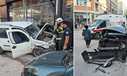 Eskişehir’de kavşakta 2 araç çarpıştı: 2 yaralı