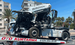 Antalya'da iki tır çarpıştı: 1 yaralı
