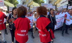 Eskişehir'de emeklilerin basın açıklamasında gerginlik: CHP'li Süllü protesto edildi
