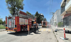 Eskişehir'de iş yeri yangını, dumandan etkilenen 6 kişi hastaneye kaldırıldı