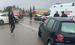 Eskişehir'de yağmur sonrası zincirleme kaza: 2'si ağır 6 yaralı