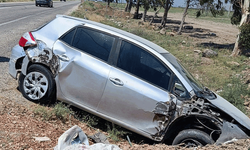 Hatay'da otomobil yol kenarına devrildi: 1 yaralı